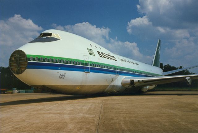 Boeing 747-200 (N304TW) - N304TW (cn 20117/126) Delivered 03/1971 to Swissair as HB-IGB, in 1984 to Egyptair as SU-GAK, in 1985 to TWA as N304TW, in 1993 to Air Atlanta Icelandic as TF-ABL, subleased to Saudia before being withdrawn from use in  1994.     Scanned from print.