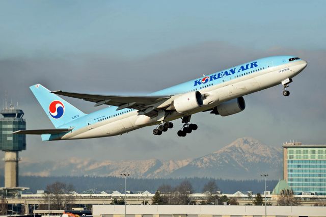 Boeing 777-200 (HL7575)