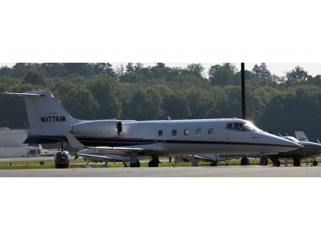 Learjet 55 (N177AM)