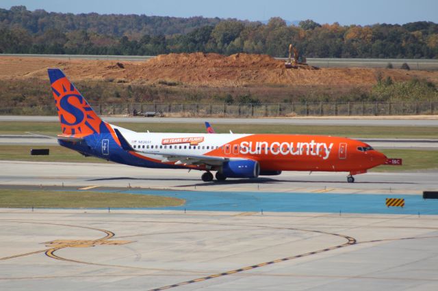 Boeing 737-800 (N836SY)