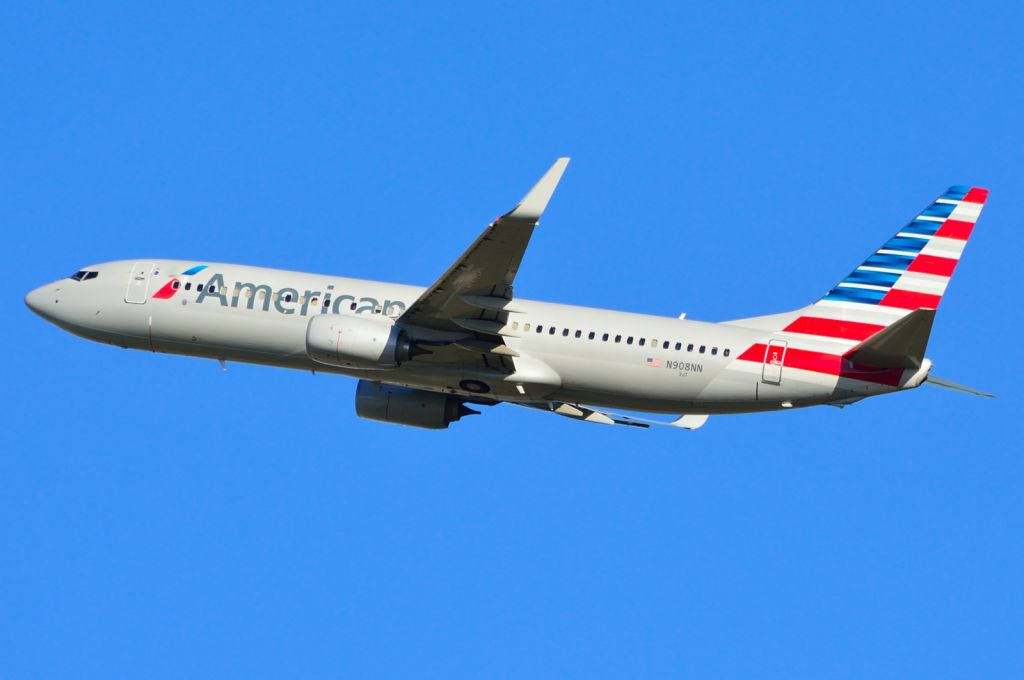 Boeing 737-800 (N908NN) - American - N908NN - B737-800 - Departing KDFW 11/17/2013