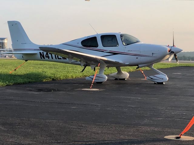 Cirrus SR-20 (N411LM)