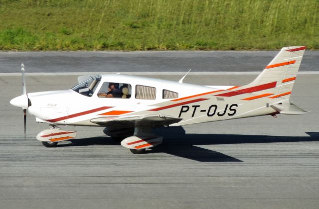 Piper Cherokee (PT-OJS)