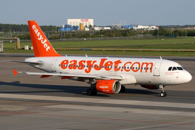 Airbus A319 (G-EZDF)