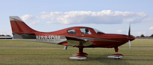 PAI Lancair ES (N881DM) - On flightline