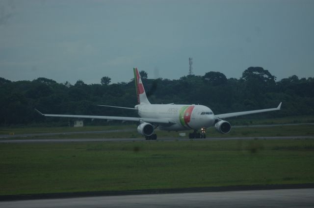 Airbus A330-200 (CS-TOP)