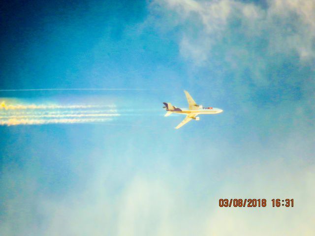 Boeing MD-11 (N528FE)