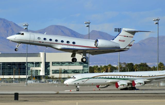 Gulfstream Aerospace Gulfstream V (N668P) - N668P 2009 GULFSTREAM AEROSPACE GV-SP (G550) s/n  5229 - Las Vegas - McCarran International (LAS / KLAS)br /USA - Nevada, February 27, 2014br /Photo: Tomás Del Coro