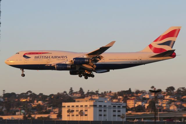 Boeing 747-400 (G-BYGG) - Landing in the waning winter light.