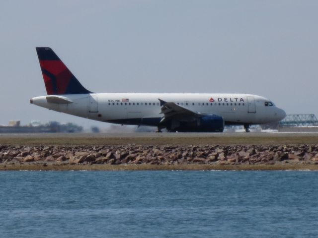 Airbus A319 (N301NB)