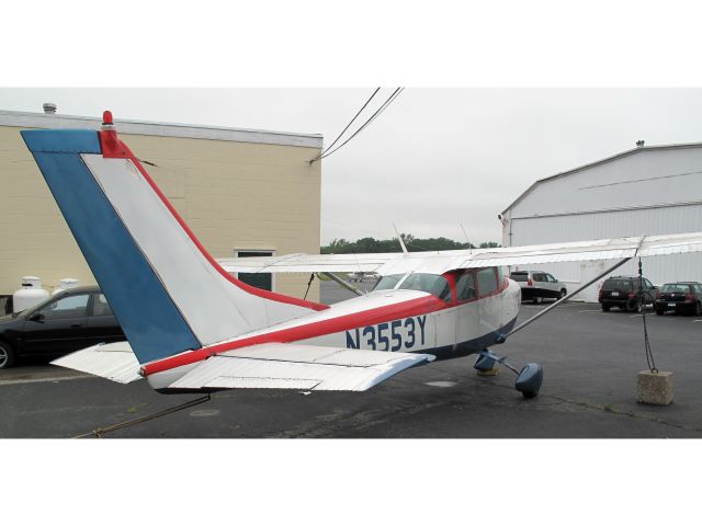 Cessna Skylane (N3553Y)