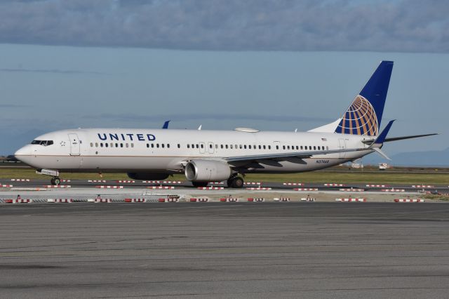 Boeing 737-900 (N37468)