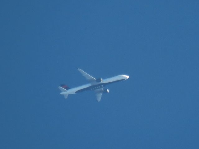 Airbus A321 (N375DN)
