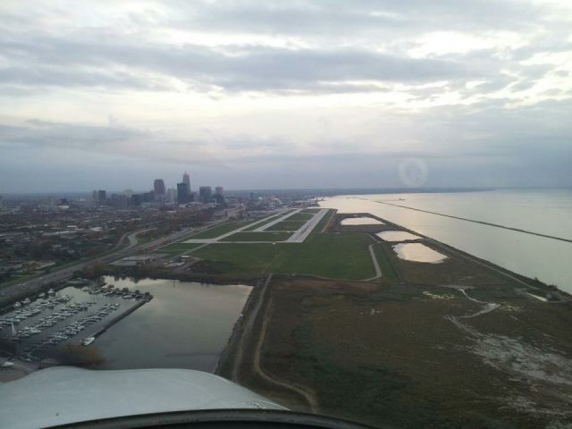 Diamond DA-20 (N802WA) - On final, great day to fly. 802 was a great flying plane, may she rest in peace!!!