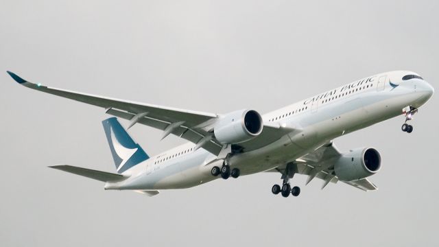 Airbus A350-900 (B-LRG) - On final for runway 24