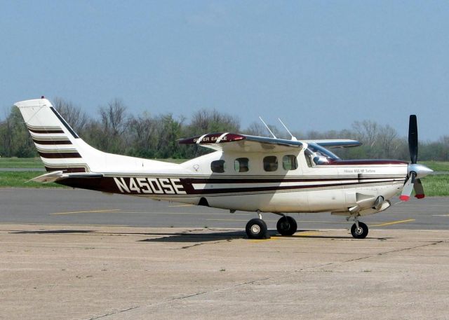 Cessna P210 (turbine) (N450SE) - Downtown Shreveport.