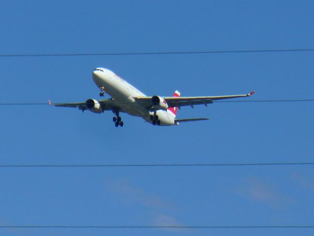 Airbus A330-300 (HB-JHB)