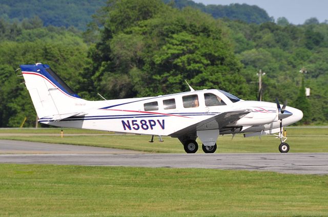 Beechcraft Baron (58) (N58PV) - Seen at KFDK on 5/20/2010.      http://discussions.flightaware.com/profile.php?mode=viewprofile&u=269247