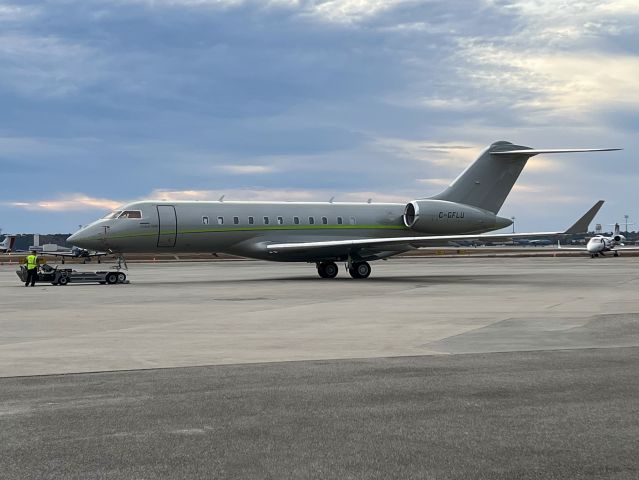 Bombardier Global 5000 (C-GFLU) - No location as per request of the aircraft owner. 06-DEC-2012.