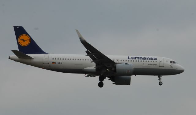 Airbus A320 (D-AING)