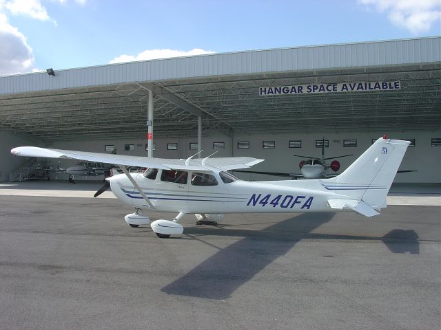 Cessna Skyhawk (N440FA) - On the ramp at St. Augustine, Florida (2003).