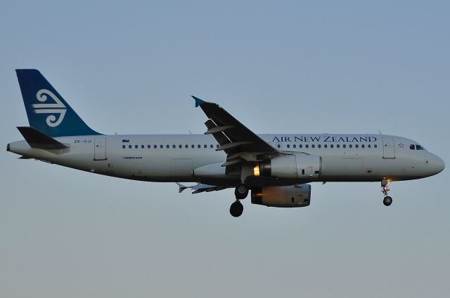 Airbus A320 (ZK-OJI)