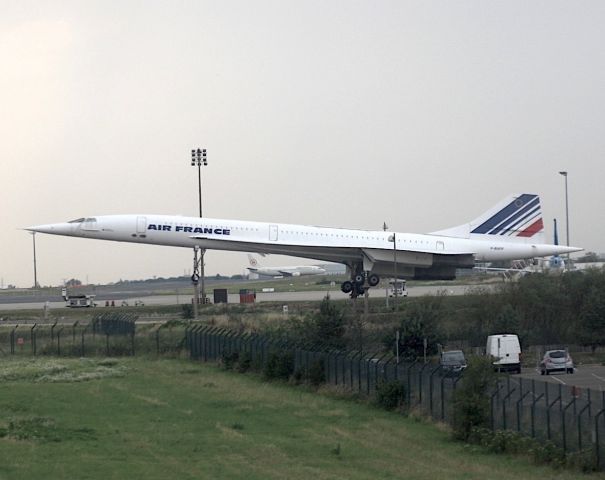 Aerospatiale Concorde (F-BVFF) - Concorde F-BVFF at Paris Roissy Charles de Gaulle Airport, Francebr /Photo: 28.06.2011