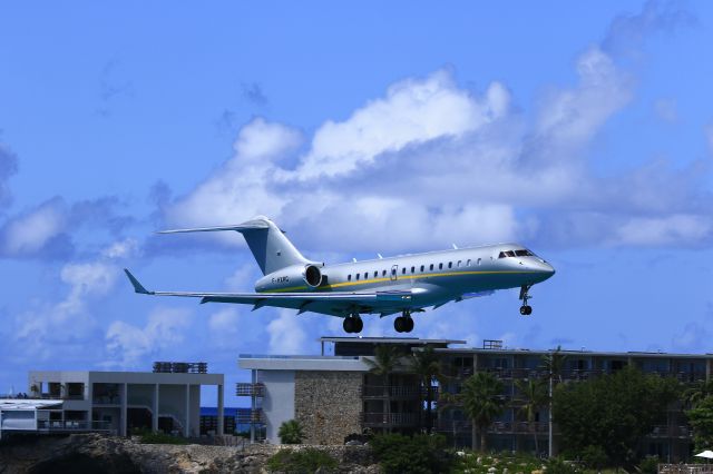 Bombardier Global 5000 (F-HXRG) - F-HXRG landing at St Maarten