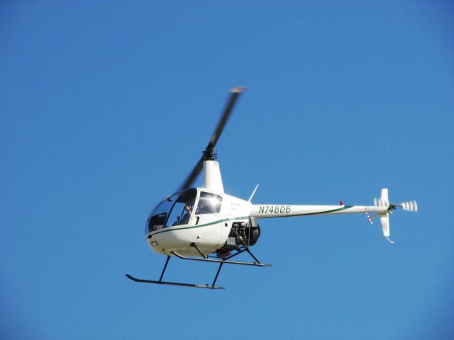 Robinson R-22 (N74606) - Lifting off from Long Beach