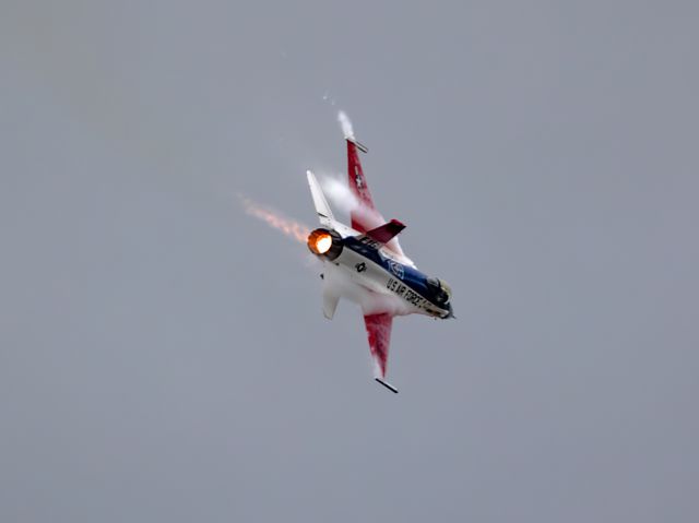 Lockheed F-16 Fighting Falcon (91-0395) - The 2024 USAF Viper Demo Team 50th anniversary YF16 prototype paint scheme at the Dayton Air Show Sunday, 23 Jun 2024. I was bummed that the performance was cut short, but ya can’t beat Mother Nature!