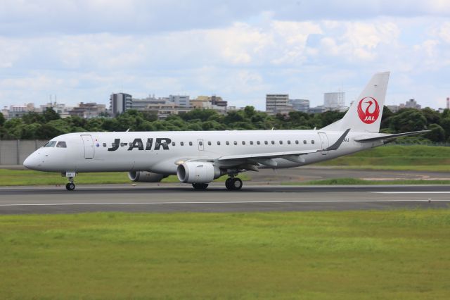 Embraer ERJ-190 (JA241J)