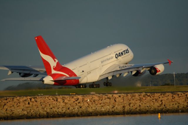 Airbus A380-800 (VH-OQB)