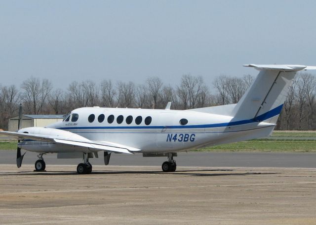 Beechcraft Super King Air 350 (N43BG) - Parked at the Shreveport Downtown airport.