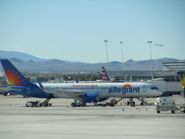 Boeing 757-200 (N905NV)