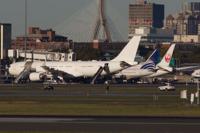 Airbus A330-200 (A7-HHM) - Qatar Amiri flight being serviced at the gate.