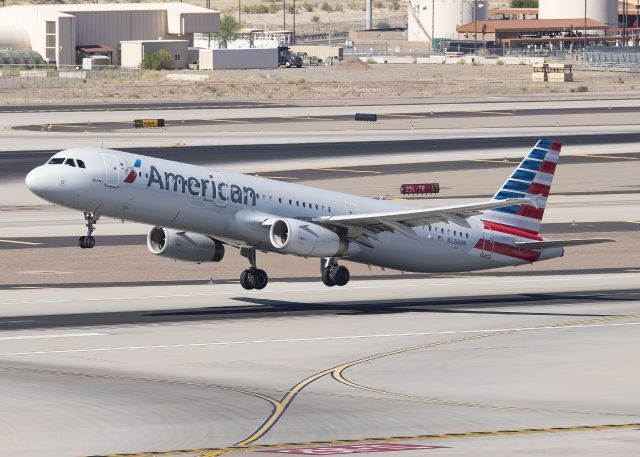 Airbus A321 (N536UW)