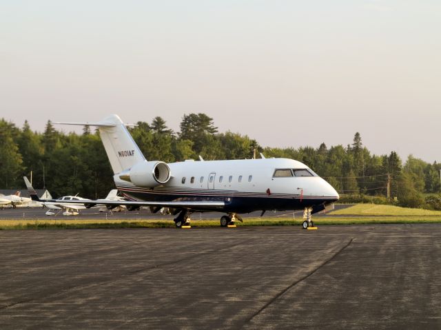 Canadair Challenger (N601AF) - Large cabin.