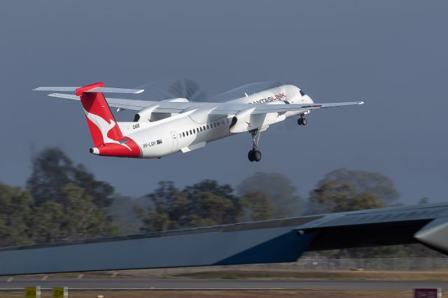 de Havilland Dash 8-400 (VH-LQH)