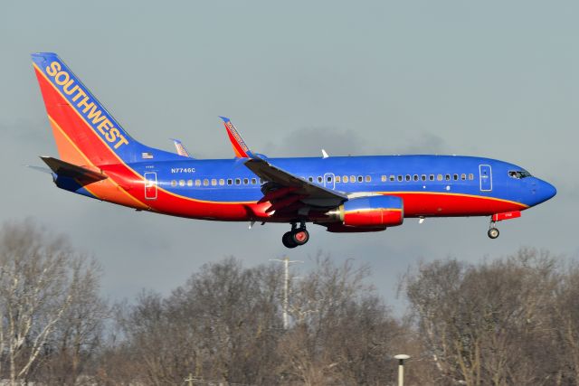 Boeing 737-700 (N7746C) - 5-L 01-03-22