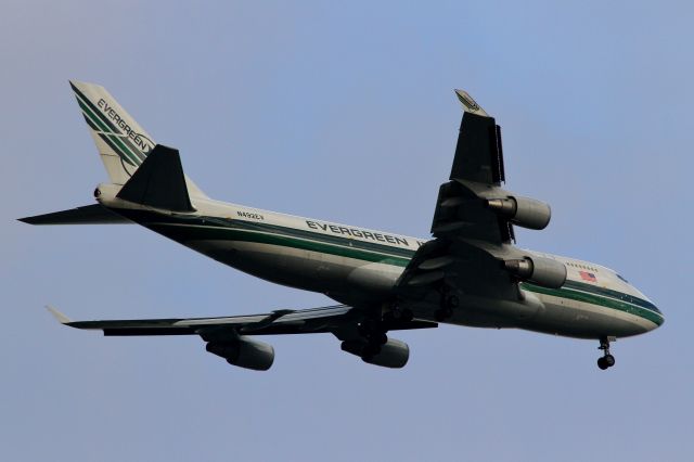 Boeing 747-400 (N492EV)