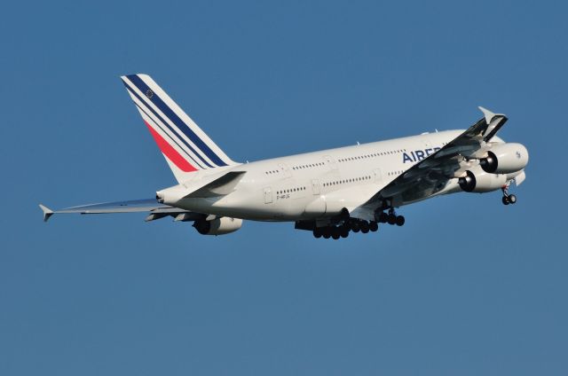 Airbus A380-800 (F-HPJG) - 2013/11/6