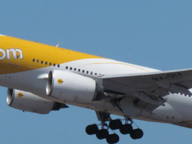 Boeing 787-9 Dreamliner (9V-OTF) - leave sysy