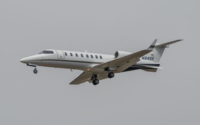 Learjet 45 (N245K) - Runway 20R Arrival @KDPA.