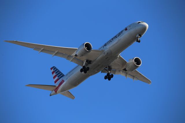 Boeing 787-9 Dreamliner (N831AA)