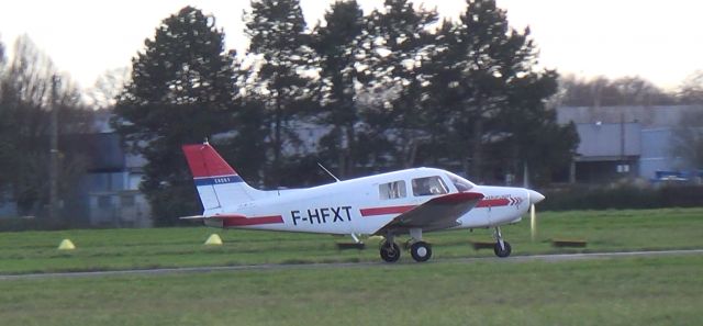 Piper Cherokee (F-HFXT)
