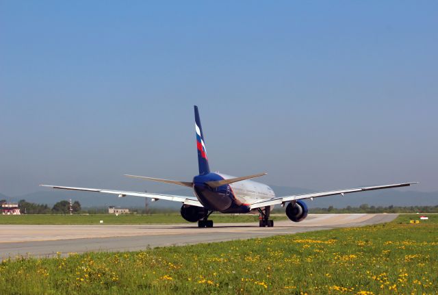 Boeing 777-200 (VQ-BUC)