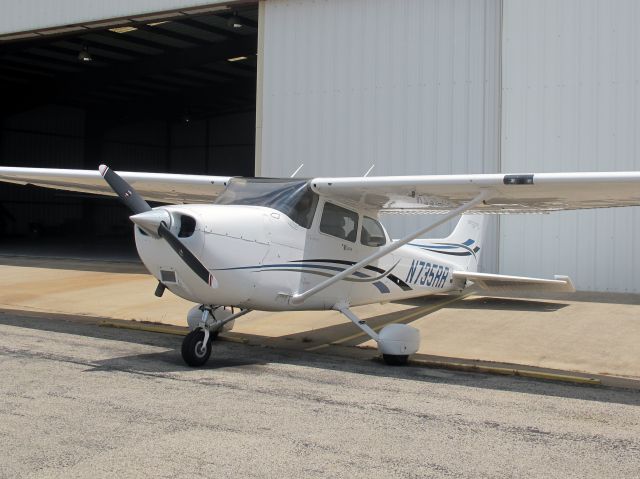 Cessna Skyhawk (N735RR)