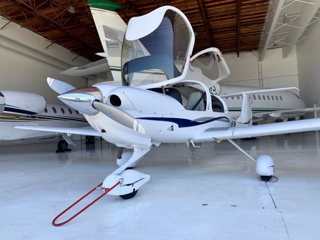 Diamond Star (N881W)