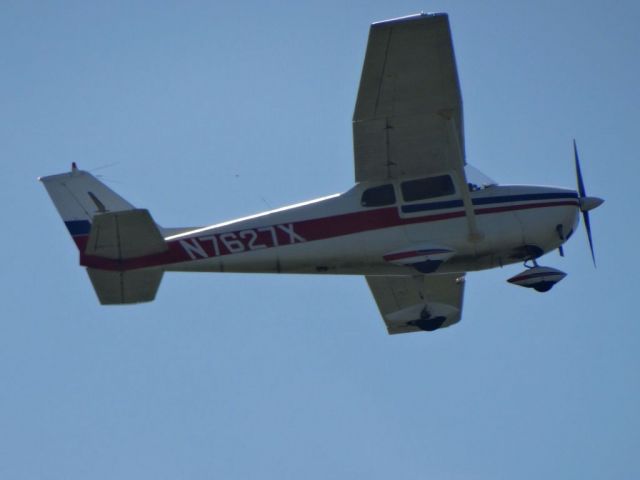 Cessna Skyhawk (N7627X)