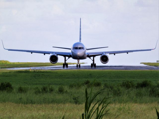 Boeing 757-200 (N194AA)